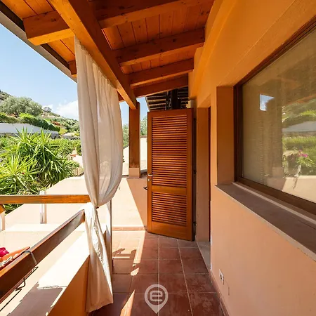 Eden Seaview Retreat * Is Molas